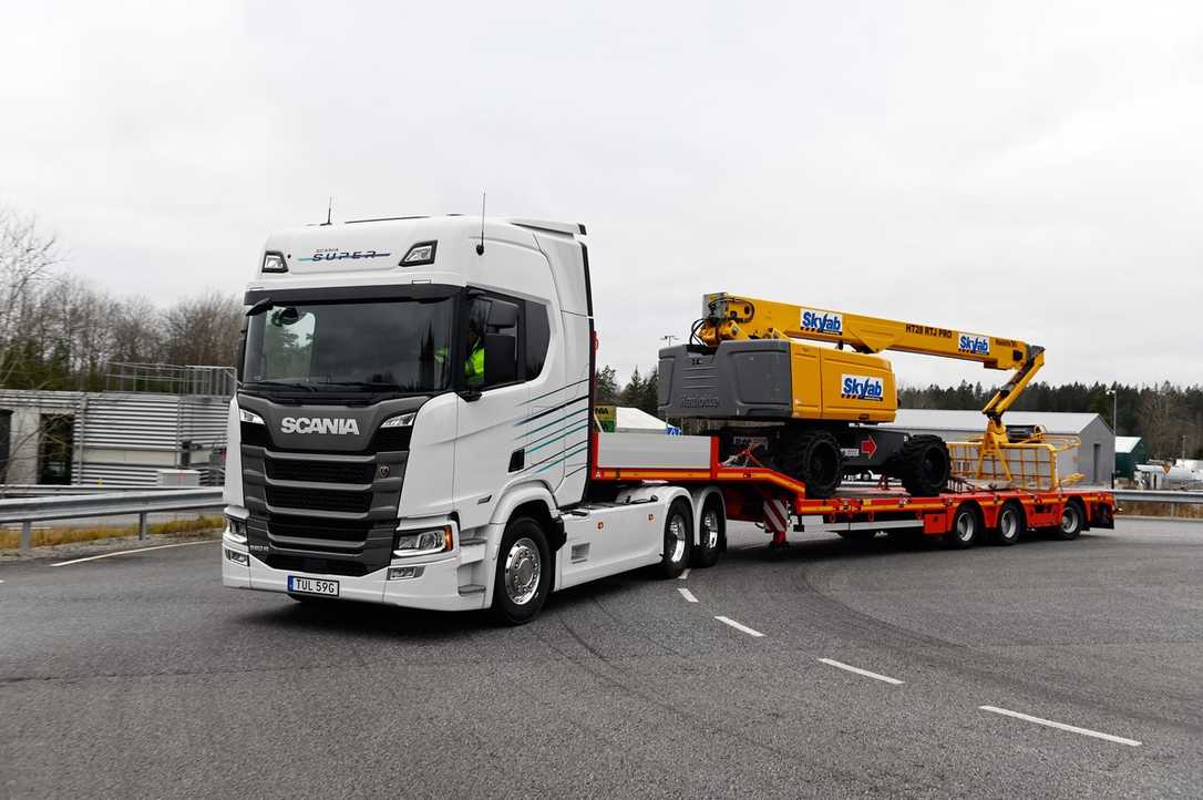 Fahrbericht: Neuer "Super"-Truck von Scania spart Treibstoff ein Fahrbericht: Neuer "Super"-Truck von Scania spart Treibstoff ein