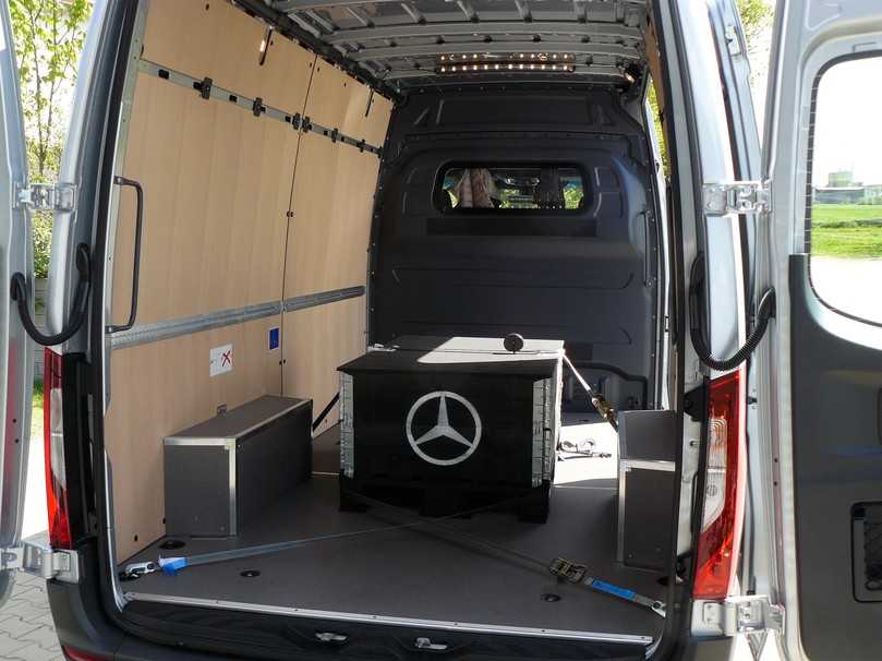 Knappe Batterie heißt respektable Nutzlast, größere Batterie recht wenig Tragkraft und große Reichweite. | Foto: Randolf Unruh Knappe Batterie heißt respektable Nutzlast, größere Batterie recht wenig Tragkraft und große Reichweite. | Foto: Randolf Unruh