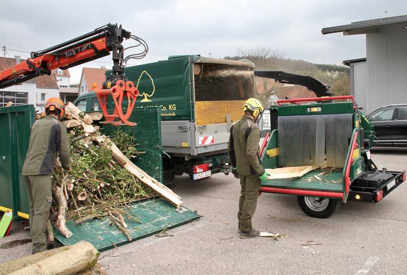 Echt bissig legte sich der firmeneigene Vermeer BC230G2XL gleich zu Beginn der Testaktion ins Zeug. | Foto: bs Echt bissig legte sich der firmeneigene Vermeer BC230G2XL gleich zu Beginn der Testaktion ins Zeug. | Foto: bs