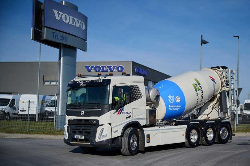 Der Volvo FMX Electric 8x4 für 32 t Gesamtgewicht verfügt über zwei Elektromotoren mit 330 kW, vier Hochvoltbatterien mit 360 kWh und 16 t Nutzlast. | Foto: Volvo Trucks Der Volvo FMX Electric 8x4 für 32 t Gesamtgewicht verfügt über zwei Elektromotoren mit 330 kW, vier Hochvoltbatterien mit 360 kWh und 16 t Nutzlast. | Foto: Volvo Trucks