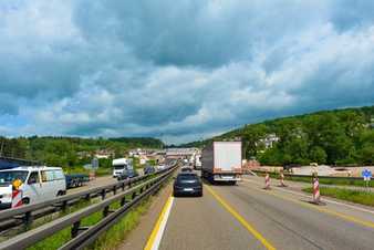 Autobahn GmbH legt Bauprojekte auf Eis