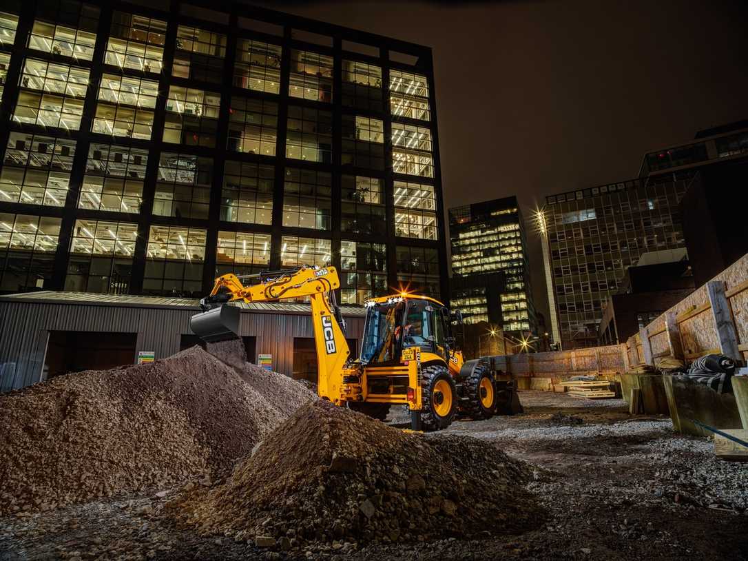 JCB führt beim Baggerlader 3CX, 4CX und 5CX ein Relaunch durch JCB führt beim Baggerlader 3CX, 4CX und 5CX ein Relaunch durch