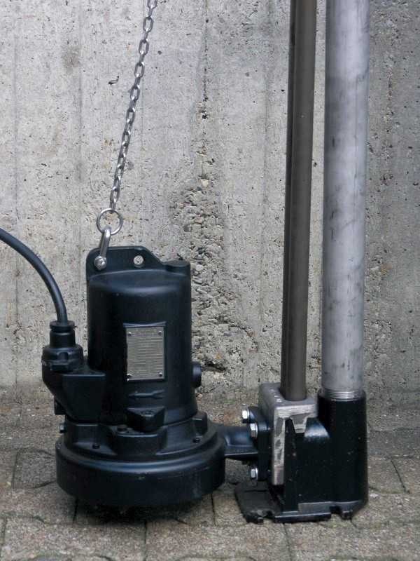 Für alle gängigen Gleitrohrsysteme von Mitbewerbern hat Jung Pumpen die entsprechenden Adapter im Programm | Foto: Jung Pumpen GmbH Für alle gängigen Gleitrohrsysteme von Mitbewerbern hat Jung Pumpen die entsprechenden Adapter im Programm | Foto: Jung Pumpen GmbH