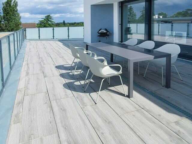 Ergebnis: Eine perfekte, elegante und funktionale Dachterrasse. Ergebnis: Eine perfekte, elegante und funktionale Dachterrasse.