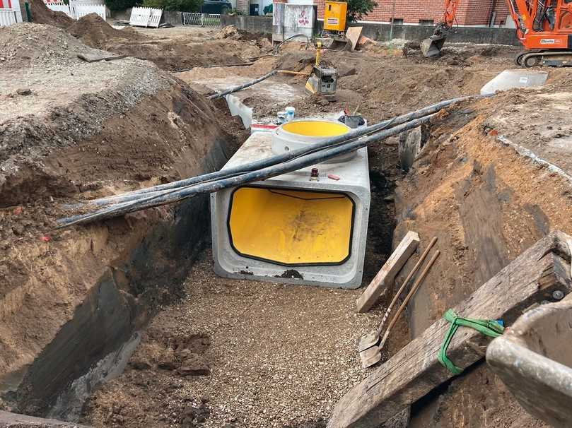Die korrosionsgeschützten Rahmenprofile ermöglichen es, auch bei geringer Tiefenlage einen ausreichend großen Abflussquerschnitt zu schaffen. | Foto: Beton Müller Die korrosionsgeschützten Rahmenprofile ermöglichen es, auch bei geringer Tiefenlage einen ausreichend großen Abflussquerschnitt zu schaffen. | Foto: Beton Müller