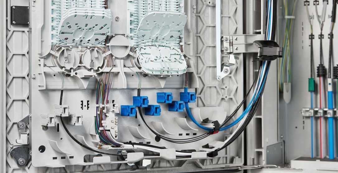 Fasermanagement für Netzverteiler: Neues System erleichtert Handling Fasermanagement für Netzverteiler: Neues System erleichtert Handling