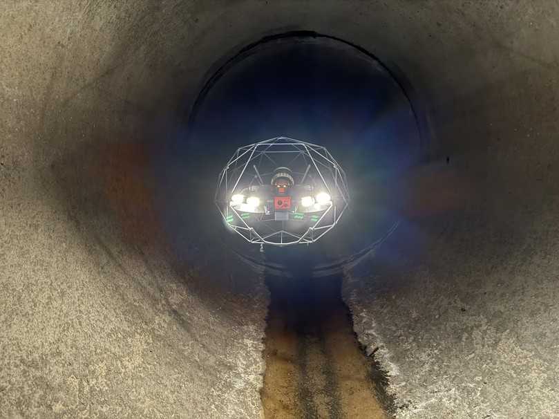Die Drohne ist mit einer Lichtleistung von 16.000 Lumen ausgestattet, was für eine gleichmäßige Ausleuchtung sorgt. | Foto: Cansol Deutschland Die Drohne ist mit einer Lichtleistung von 16.000 Lumen ausgestattet, was für eine gleichmäßige Ausleuchtung sorgt. | Foto: Cansol Deutschland