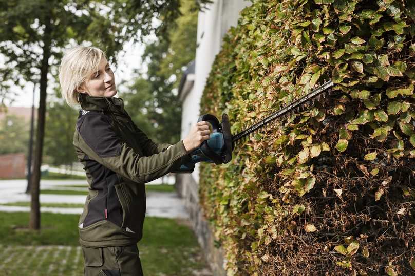 Weil Frauen denselben Anspruch auf komfortable Berufskleidung wie ihre männlichen Kollegen haben, gehören zur Galaxy-Kollektion auch Damenmodelle. | Foto: Foto: F. Engel Weil Frauen denselben Anspruch auf komfortable Berufskleidung wie ihre männlichen Kollegen haben, gehören zur Galaxy-Kollektion auch Damenmodelle. | Foto: Foto: F. Engel