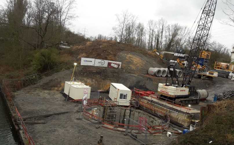Hergestellte Startbaugrube mittels Bohrpfahlverbaus vor Aufnahme des Vortriebs | Foto: De la Motte & Partner GmbH Hergestellte Startbaugrube mittels Bohrpfahlverbaus vor Aufnahme des Vortriebs | Foto: De la Motte & Partner GmbH