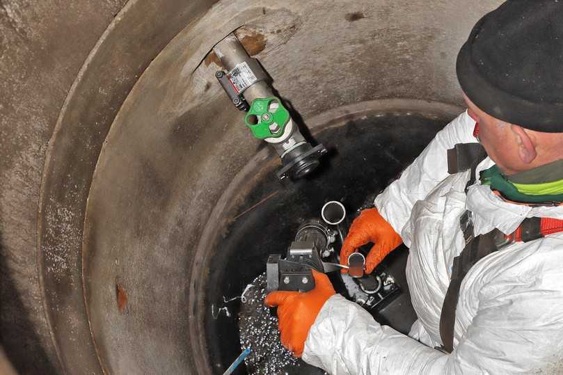 Installation des Einbausets am bauseitigen Druckrohr. | Foto: Jung Pumpen GmbH Installation des Einbausets am bauseitigen Druckrohr. | Foto: Jung Pumpen GmbH