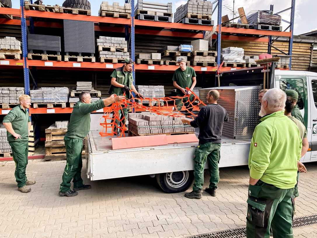 Arbeitsschutz: Fachkraft für Arbeitssicherheit gegen Unfälle im GaLaBau Arbeitsschutz: Fachkraft für Arbeitssicherheit gegen Unfälle im GaLaBau