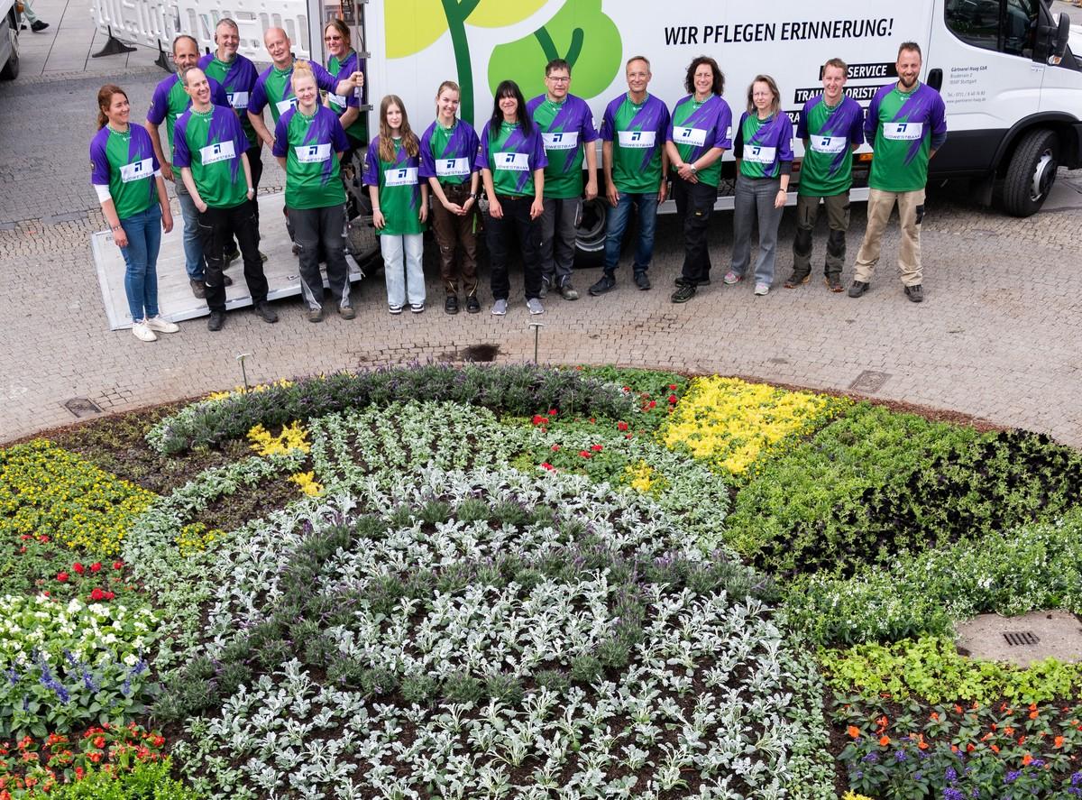 Fußball und Insektenschutz werden verknüpft und so wird das Thema Friedhofsgärtnerei lebendig. | Foto: PATZER ERDEN GmbH Fußball und Insektenschutz werden verknüpft und so wird das Thema Friedhofsgärtnerei lebendig. | Foto: PATZER ERDEN GmbH