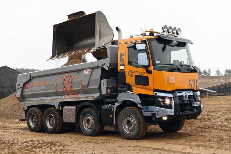 Die 16 t Zuladung in der Hinterkippmulde des Vierachsers bringen die dicken Federpakete hinten kaum in Wallung. | Foto: Quatex Die 16 t Zuladung in der Hinterkippmulde des Vierachsers bringen die dicken Federpakete hinten kaum in Wallung. | Foto: Quatex