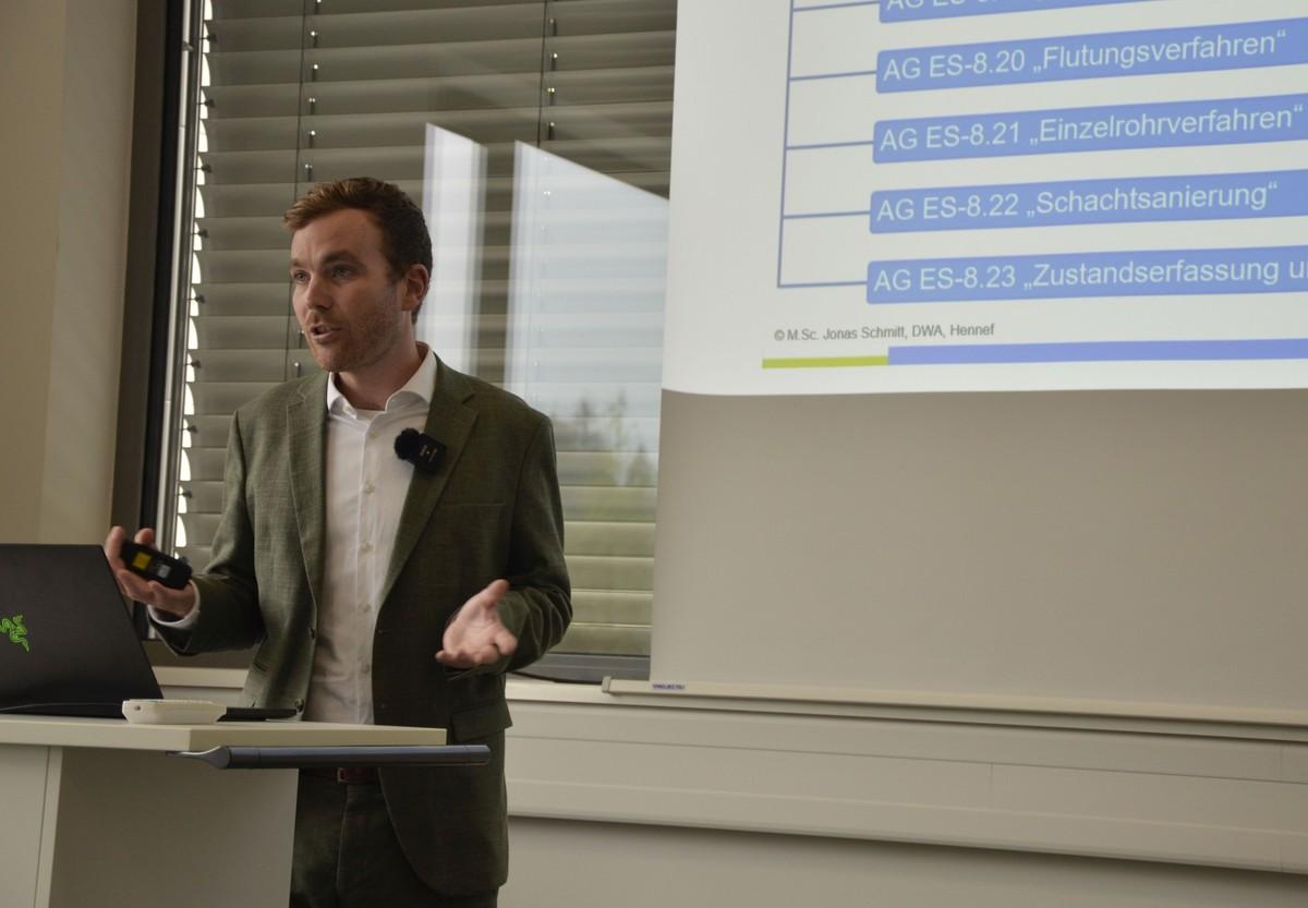 Jonas Schmitt bei seinem Vortrag zu neuen Normen und Regelwerken | Foto: B_I/Valdix Jonas Schmitt bei seinem Vortrag zu neuen Normen und Regelwerken | Foto: B_I/Valdix