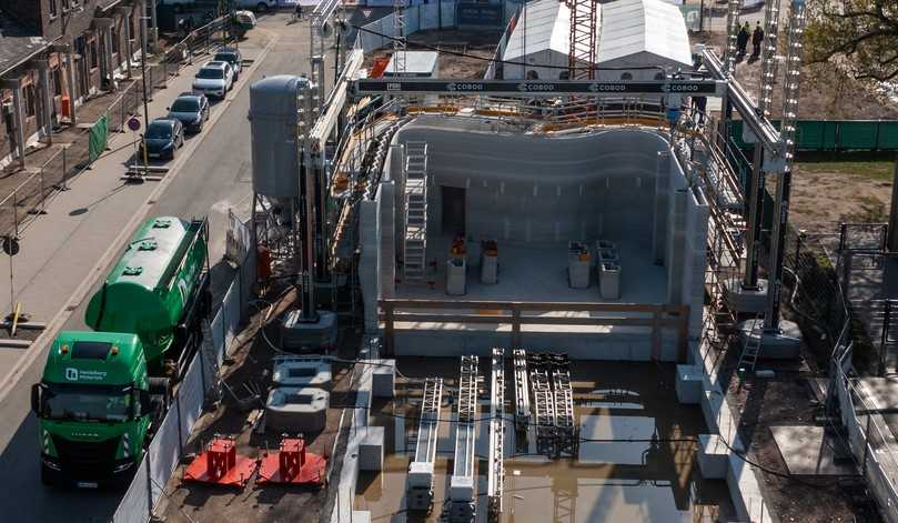 3D-Betondruck: Für das Projekt der Krausgruppe liefert Heidelberg Materials rund 450 Tonnen des eigens entwickelten Hightech-Baustoffs. | Foto: Heidelberg Materials/Aleksej Keskel 3D-Betondruck: Für das Projekt der Krausgruppe liefert Heidelberg Materials rund 450 Tonnen des eigens entwickelten Hightech-Baustoffs. | Foto: Heidelberg Materials/Aleksej Keskel