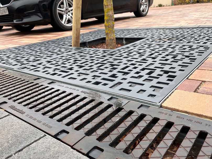 Die Pflasterart erlaubt das natürliche Versickern von Niederschlagswasser in die Erde, was zur Entlastung der Abwassersysteme und zur Auffüllung des Grundwassers beiträgt. | Foto: Hauraton Die Pflasterart erlaubt das natürliche Versickern von Niederschlagswasser in die Erde, was zur Entlastung der Abwassersysteme und zur Auffüllung des Grundwassers beiträgt. | Foto: Hauraton