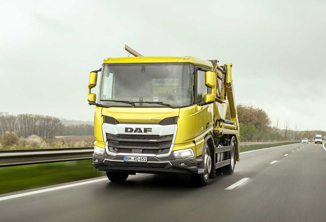 Lkw DAF XD mit Paccar PX-7-Motor mit weiteren Kabinen und Radständen Lkw DAF XD mit Paccar PX-7-Motor mit weiteren Kabinen und Radständen