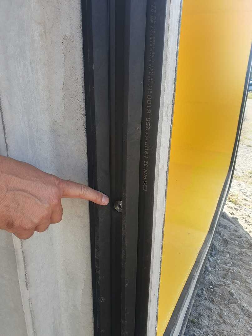 Die Doppeldichtung mit Prüfventilen kann auch später auf Dichtheit geprüft werden. | Foto: B_I/zu Eulenburg Die Doppeldichtung mit Prüfventilen kann auch später auf Dichtheit geprüft werden. | Foto: B_I/zu Eulenburg