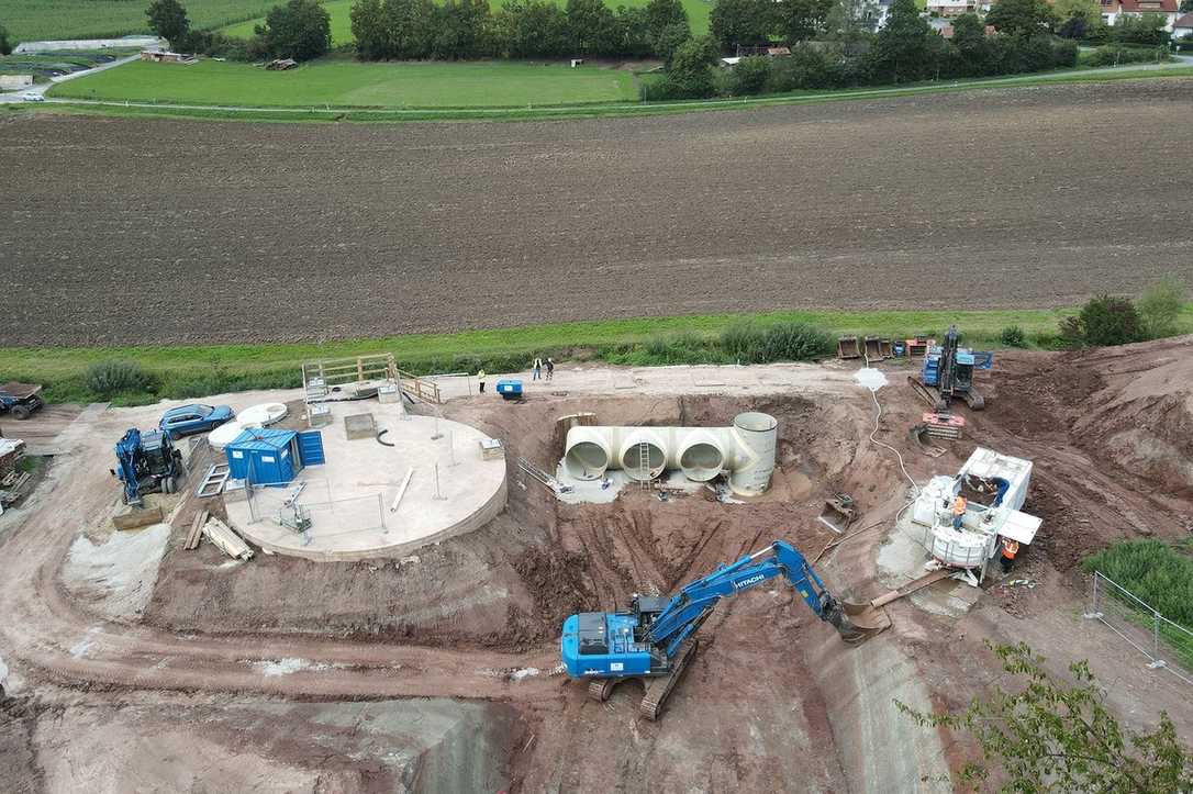 GFK-Komplettlösung für Pumpwerk und Regenüberlaufbecken GFK-Komplettlösung für Pumpwerk und Regenüberlaufbecken