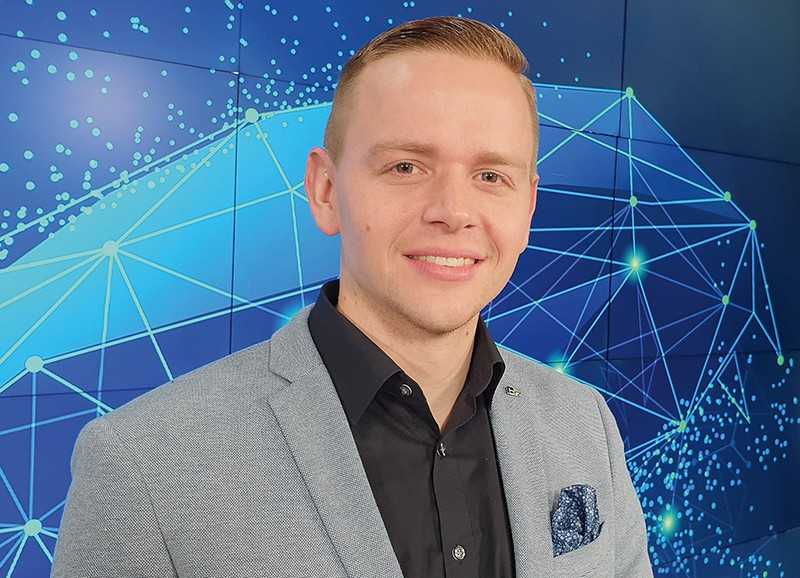 „KI wird für den Baumittelstand konkret nutzbar.“ Johannes Gunkel, KI-Experte beim BRZ, präsentiert die Anwendung auf der digitalBau in Köln. | Foto: BRZ „KI wird für den Baumittelstand konkret nutzbar.“ Johannes Gunkel, KI-Experte beim BRZ, präsentiert die Anwendung auf der digitalBau in Köln. | Foto: BRZ