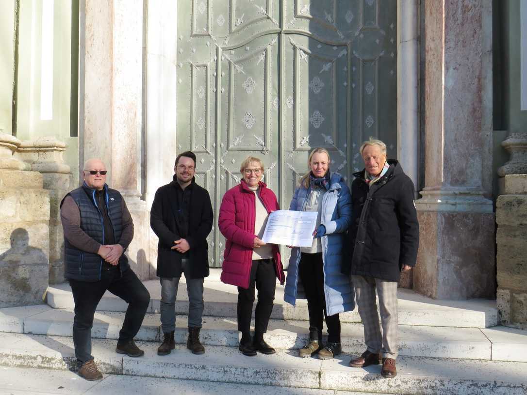 Münchner Runde spendet 480 Euro an Nachbarschaftshilfe Inning Münchner Runde spendet 480 Euro an Nachbarschaftshilfe Inning