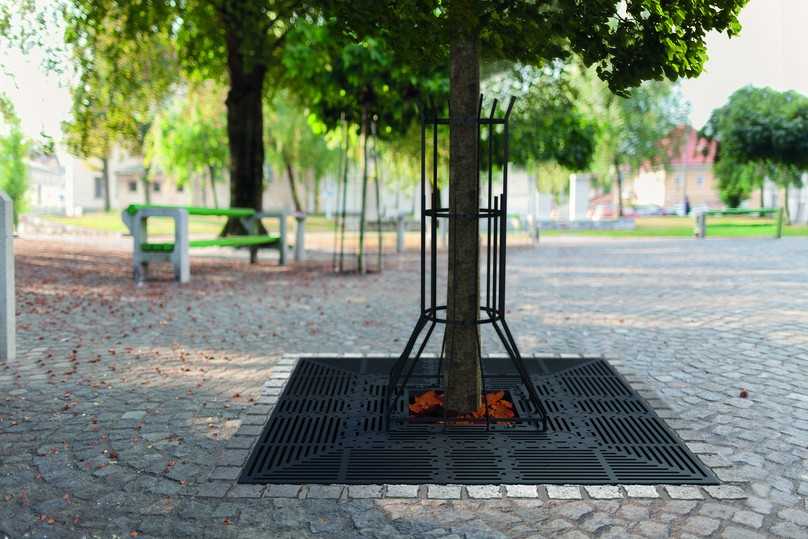 Zusätzlich können Schächte und Schachtabdeckungen sowie Baumschutzroste und -gitter zum Einsatz kommen. | Foto: ACO Zusätzlich können Schächte und Schachtabdeckungen sowie Baumschutzroste und -gitter zum Einsatz kommen. | Foto: ACO