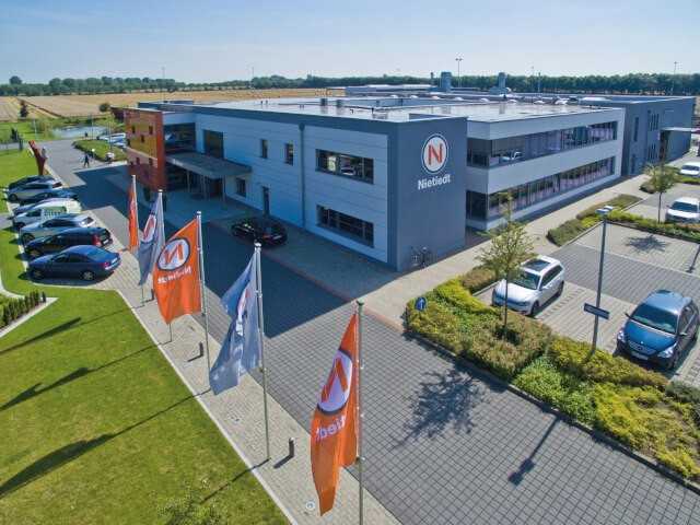 2011 wurde die Firmenzentrale im Industriegebiet „Heppenser Groden“ in Wilhelmshaven eingeweiht. | Foto: Nietiedt-Gruppe 2011 wurde die Firmenzentrale im Industriegebiet „Heppenser Groden“ in Wilhelmshaven eingeweiht. | Foto: Nietiedt-Gruppe