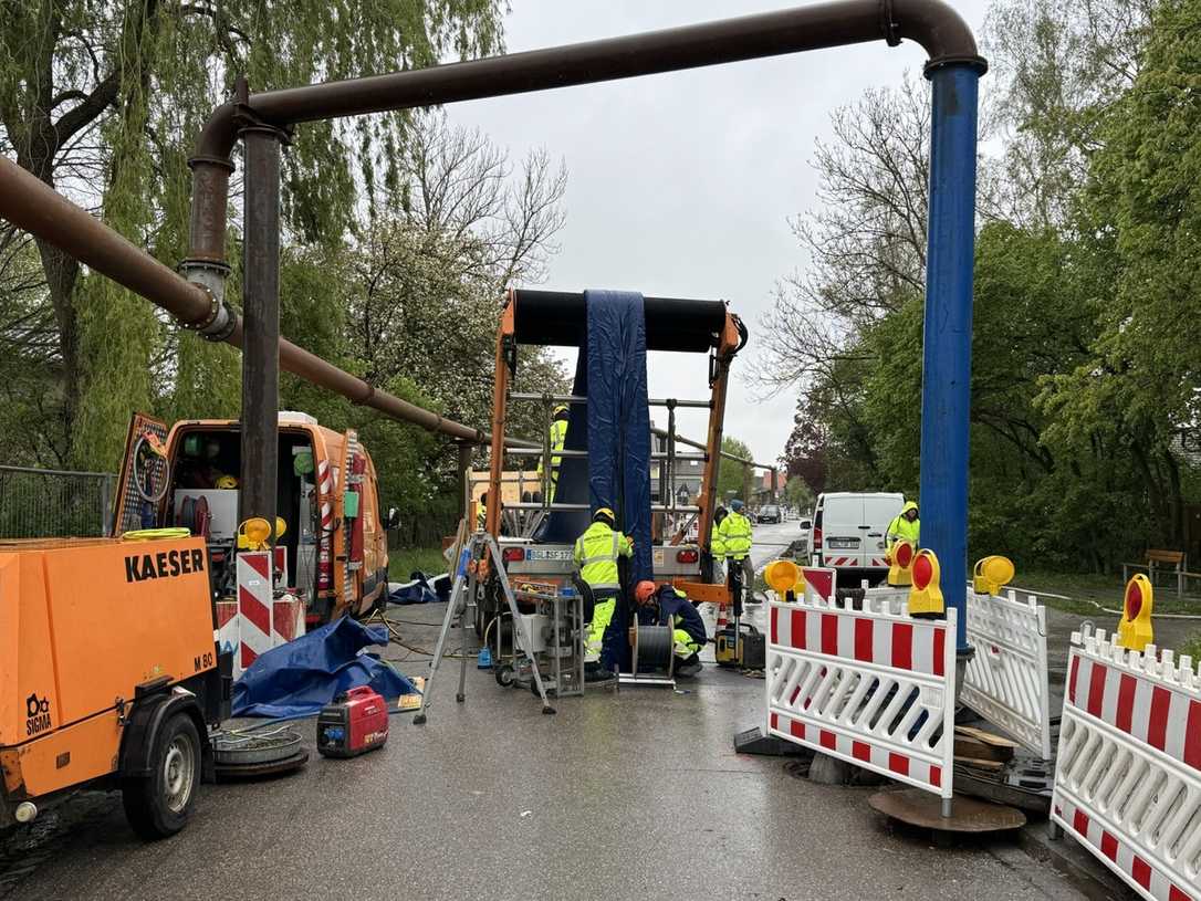 Grabenlose Rohrsanierung: Fremdwasser reduzieren, Energie sparen, Grundwasser schützen Grabenlose Rohrsanierung: Fremdwasser reduzieren, Energie sparen, Grundwasser schützen