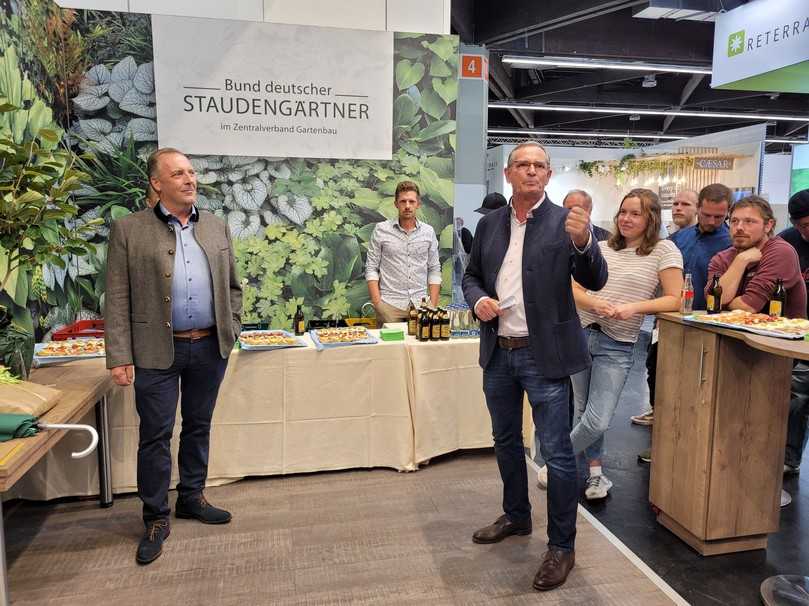 Martin Häussermann (rechts) gab einige Andekdoten zum Besten. | Foto: Bettina Banse Martin Häussermann (rechts) gab einige Andekdoten zum Besten. | Foto: Bettina Banse
