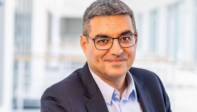 „Die Digitalisierung und Nutzung intelligenter Softwarelösungen entlang des Lebenszyklus eines Bauwerks sind zwingende Voraussetzungen, um künftig effizienter, ressourcenschonender und kostengünstiger bauen zu können.“ Nemetschek-CEO Yves Padrines | Foto: Nemetschek „Die Digitalisierung und Nutzung intelligenter Softwarelösungen entlang des Lebenszyklus eines Bauwerks sind zwingende Voraussetzungen, um künftig effizienter, ressourcenschonender und kostengünstiger bauen zu können.“ Nemetschek-CEO Yves Padrines | Foto: Nemetschek