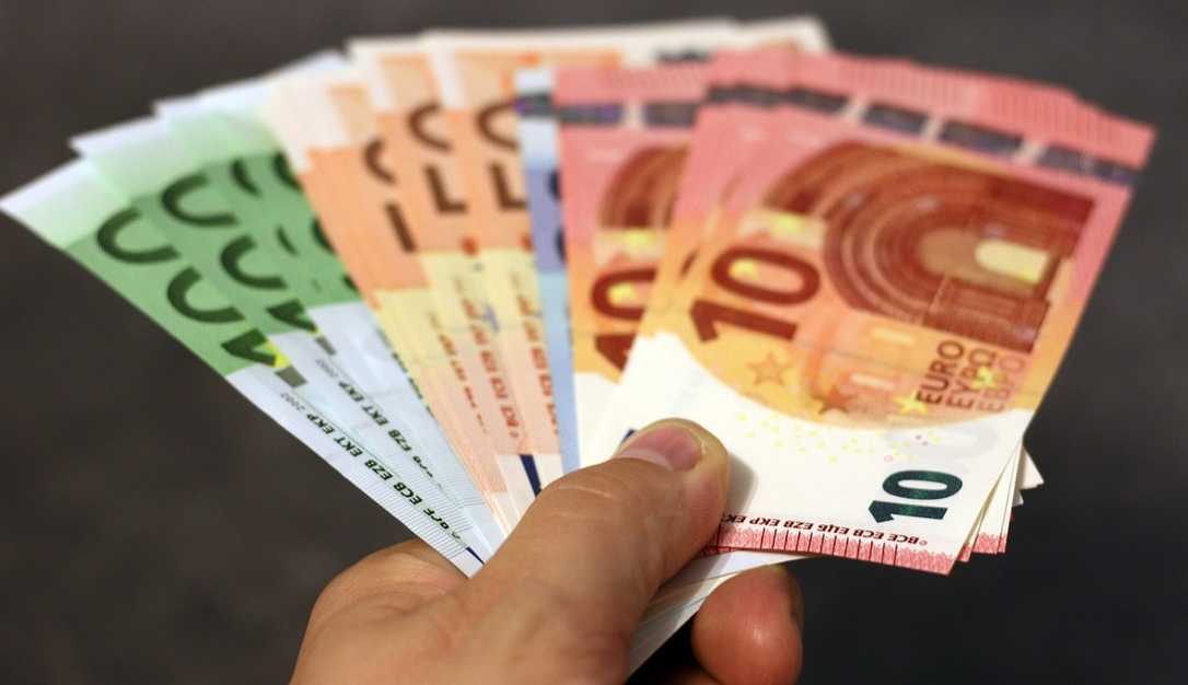Sondervermögen: Die Baubranche fordert schnellere Genehmigungen und Bürokratieabbau. 🚧💶 Sondervermögen: Die Baubranche fordert schnellere Genehmigungen und Bürokratieabbau. 🚧💶