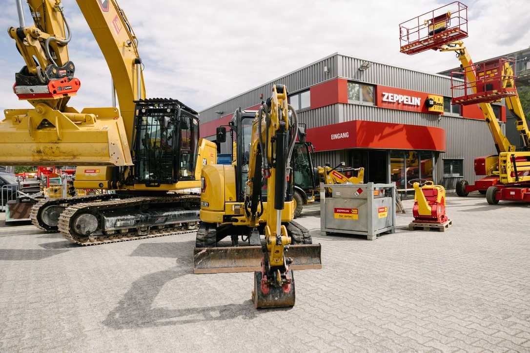Baumaschinen online mieten bei Zeppelin Rental Baumaschinen online mieten bei Zeppelin Rental