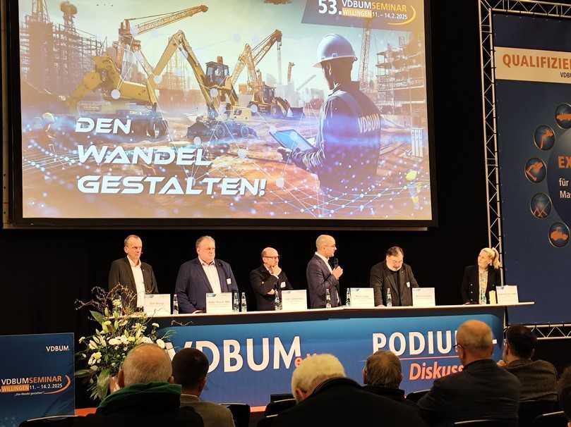 Hart, aber fair: Bei der Podiumsdiskussion zu Beginn des VDBUM-Großseminars sprachen die Diskutanten Klartext – Dirk Bennje, Walter Nussel, Ralf Lüddemann, Martin Zappe und Martin Friewald mit Moderatorin Alexandra von Lingen (v.l.n.r.). | Foto: B_I MEDIEN/Stellmach Hart, aber fair: Bei der Podiumsdiskussion zu Beginn des VDBUM-Großseminars sprachen die Diskutanten Klartext – Dirk Bennje, Walter Nussel, Ralf Lüddemann, Martin Zappe und Martin Friewald mit Moderatorin Alexandra von Lingen (v.l.n.r.). | Foto: B_I MEDIEN/Stellmach