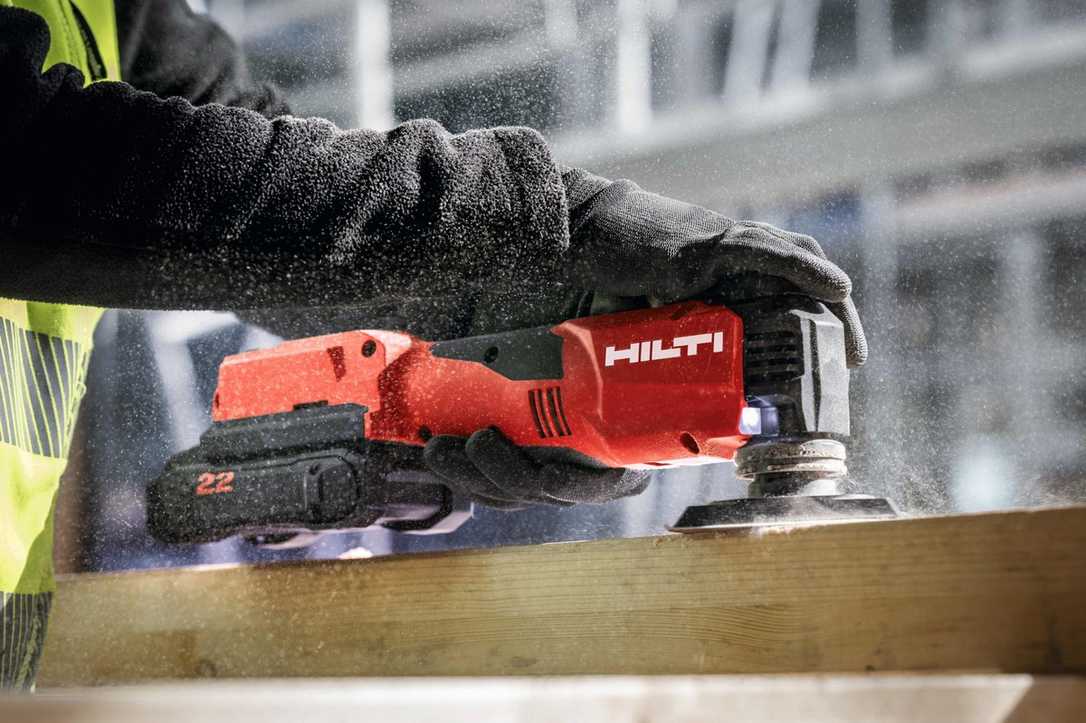 Das Akku-Multitool SMT 6-22 von Hilti mit Starlock Max Aufnahme Das Akku-Multitool SMT 6-22 von Hilti mit Starlock Max Aufnahme