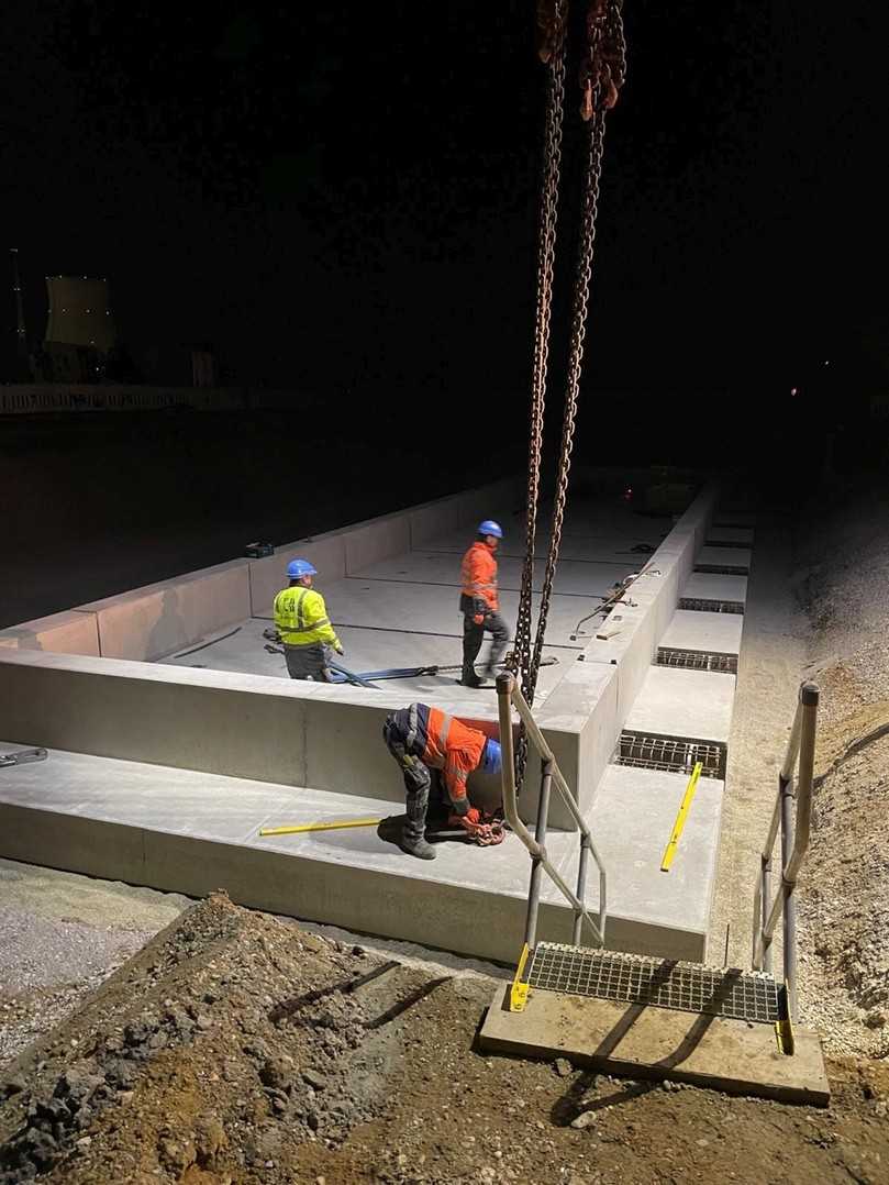 Die Montage erfolgte auch Nachts. | Foto: Fahrner Bauunternehmung GmbH Die Montage erfolgte auch Nachts. | Foto: Fahrner Bauunternehmung GmbH