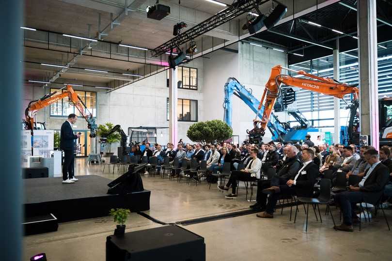 Zwischen modernen Geräteträgern wurden den 150 BAM-Besuchern in Impulsvorträgen neue Perspektiven eröffnet. | Foto: Coreum GmbH Zwischen modernen Geräteträgern wurden den 150 BAM-Besuchern in Impulsvorträgen neue Perspektiven eröffnet. | Foto: Coreum GmbH