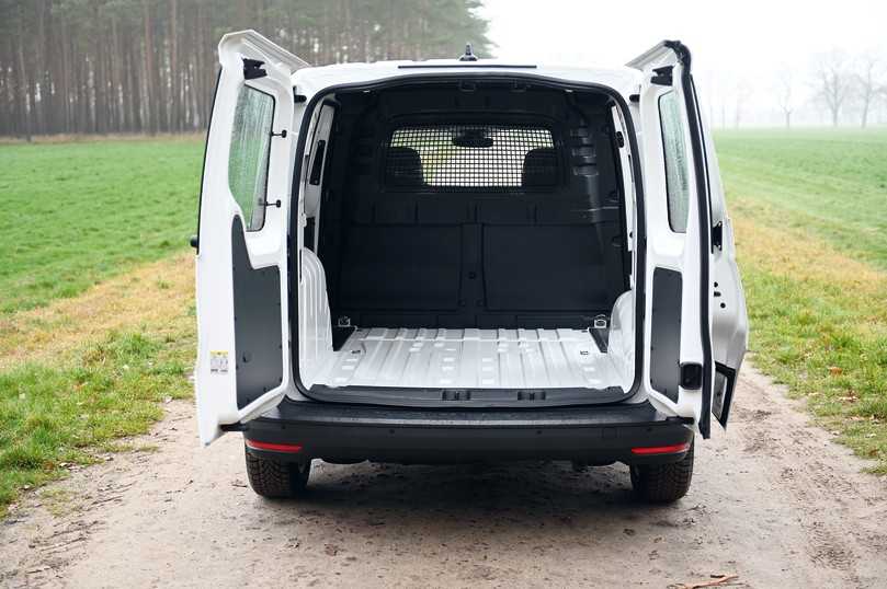 Der 3,1 m³ große Caddy-Frachtraum verfügt jetzt über Palettenbreite zwischen den Radkästen. | Foto: Foto: B_I/Hausmann Der 3,1 m³ große Caddy-Frachtraum verfügt jetzt über Palettenbreite zwischen den Radkästen. | Foto: Foto: B_I/Hausmann