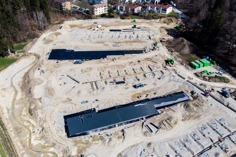 Regenwassermanagement in einer neuen Dimension: Zwei Rigolenkörper sorgen im Starnberger Baugebiet „Am Wiesengrund“ für eine gezielte Sammlung und Ableitung des anfallenden Niederschlagswassers. | Foto: Funke Kunststoffe Regenwassermanagement in einer neuen Dimension: Zwei Rigolenkörper sorgen im Starnberger Baugebiet „Am Wiesengrund“ für eine gezielte Sammlung und Ableitung des anfallenden Niederschlagswassers. | Foto: Funke Kunststoffe