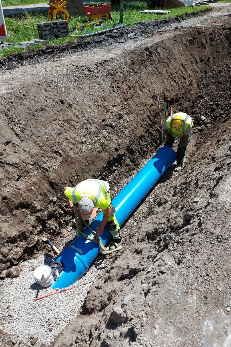 Wandverstärkte Vollwandrohre aus PVC-U, hergestellt in Anlehnung an die DIN EN 1401-1 und mit einer Mindestringsteifigkeit von 12 kN/m2 (SN 12) bzw. 16 kN/m2 (SN 16): das HS-Kanalrohr von Funke. | Foto: Funke Kunststoffe GmbH Wandverstärkte Vollwandrohre aus PVC-U, hergestellt in Anlehnung an die DIN EN 1401-1 und mit einer Mindestringsteifigkeit von 12 kN/m2 (SN 12) bzw. 16 kN/m2 (SN 16): das HS-Kanalrohr von Funke. | Foto: Funke Kunststoffe GmbH