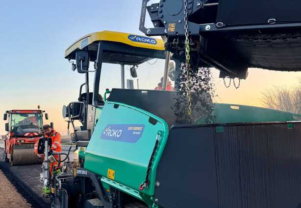 A5 bei Herbolzheim: Angepasster Fertiger löst Platzproblem beim Asphalteinbau