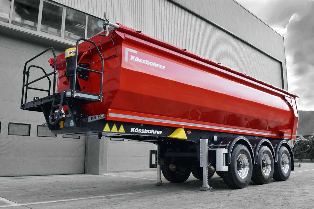 Lkw Auflieger: Kässbohrer bringt dreiachsigen Kippsattel auf den Markt Lkw Auflieger: Kässbohrer bringt dreiachsigen Kippsattel auf den Markt