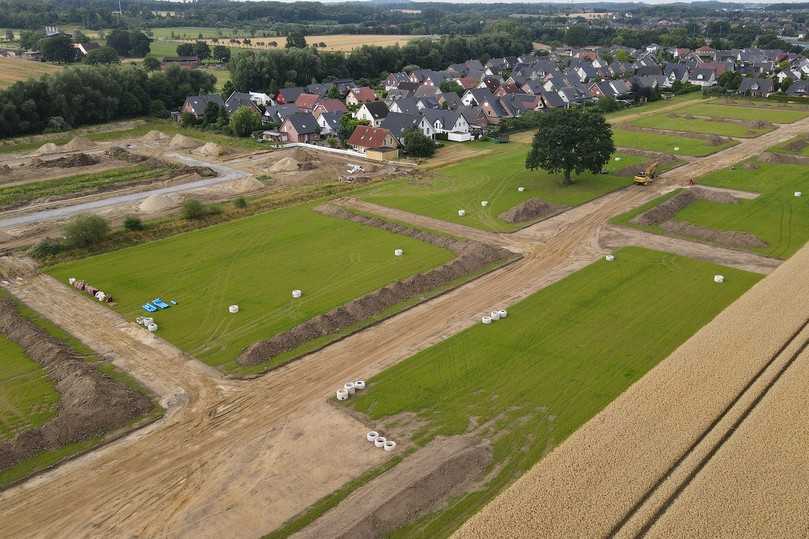Auf einer Fläche von rund 10 Hektar entsteht das Neubaugebiet Weitkamp II. Ein geringes Gefälle sowie eine geringe Überdeckung sind bei der Erschließung herausfordernd. | Foto: Stadt Oelde Auf einer Fläche von rund 10 Hektar entsteht das Neubaugebiet Weitkamp II. Ein geringes Gefälle sowie eine geringe Überdeckung sind bei der Erschließung herausfordernd. | Foto: Stadt Oelde