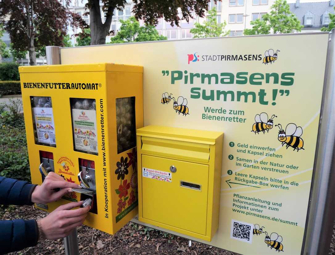 In Pirmasens gibt es jetzt einen Saatgut-Automaten. In Pirmasens gibt es jetzt einen Saatgut-Automaten.