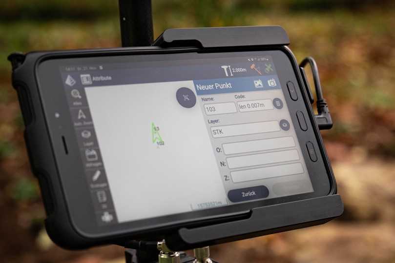 Das Tablet ist baustellentauglich und einfach zu handhaben. | Foto: Dataflor Das Tablet ist baustellentauglich und einfach zu handhaben. | Foto: Dataflor