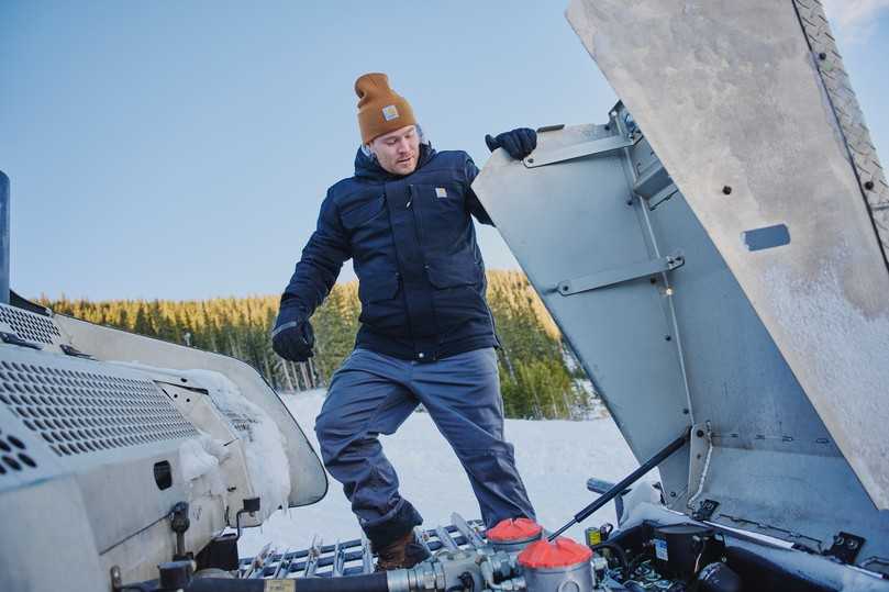 Wasser- und windabweisende Wetterjacke aus der neuen "SuperDux"-Serie. | Foto: Carhartt Wasser- und windabweisende Wetterjacke aus der neuen "SuperDux"-Serie. | Foto: Carhartt