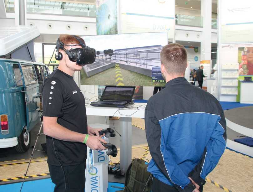 In der „digitalen Ecke“ können VR-Brillen und Hololenses gestestet werden. | Foto: DWA In der „digitalen Ecke“ können VR-Brillen und Hololenses gestestet werden. | Foto: DWA