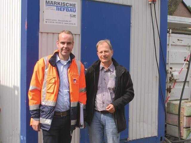 Sind mit dem Verlauf der Baustelle in der Straße „In der Geist“ zufrieden: Thomas Palz (l.) und Bernd Lunemann | Foto: A. zu Eulenburg Sind mit dem Verlauf der Baustelle in der Straße „In der Geist“ zufrieden: Thomas Palz (l.) und Bernd Lunemann | Foto: A. zu Eulenburg