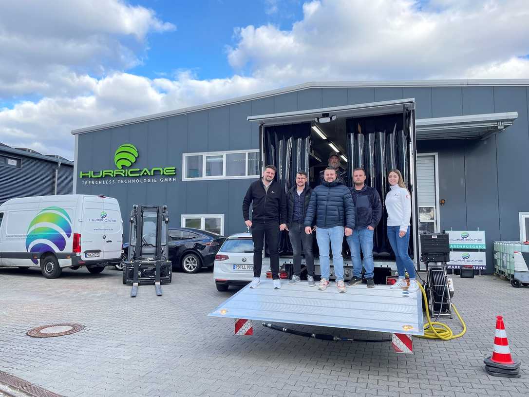 Multi-Saniersystem von IMS Robotics und Hurricane in einem Lkw Multi-Saniersystem von IMS Robotics und Hurricane in einem Lkw