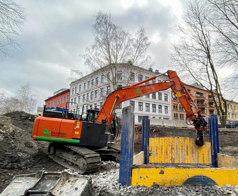 Skandinavische Vorreiter in Sachen emissionsfreie Baustelle in der City: Der norwegische GaLaBau-Betrieb Braathen Landskapsentreprenør AS betrachtet die Anschaffung von Elektro-Minibaggern als Schritt in die Zukunft. | Foto: Braathen Skandinavische Vorreiter in Sachen emissionsfreie Baustelle in der City: Der norwegische GaLaBau-Betrieb Braathen Landskapsentreprenør AS betrachtet die Anschaffung von Elektro-Minibaggern als Schritt in die Zukunft. | Foto: Braathen