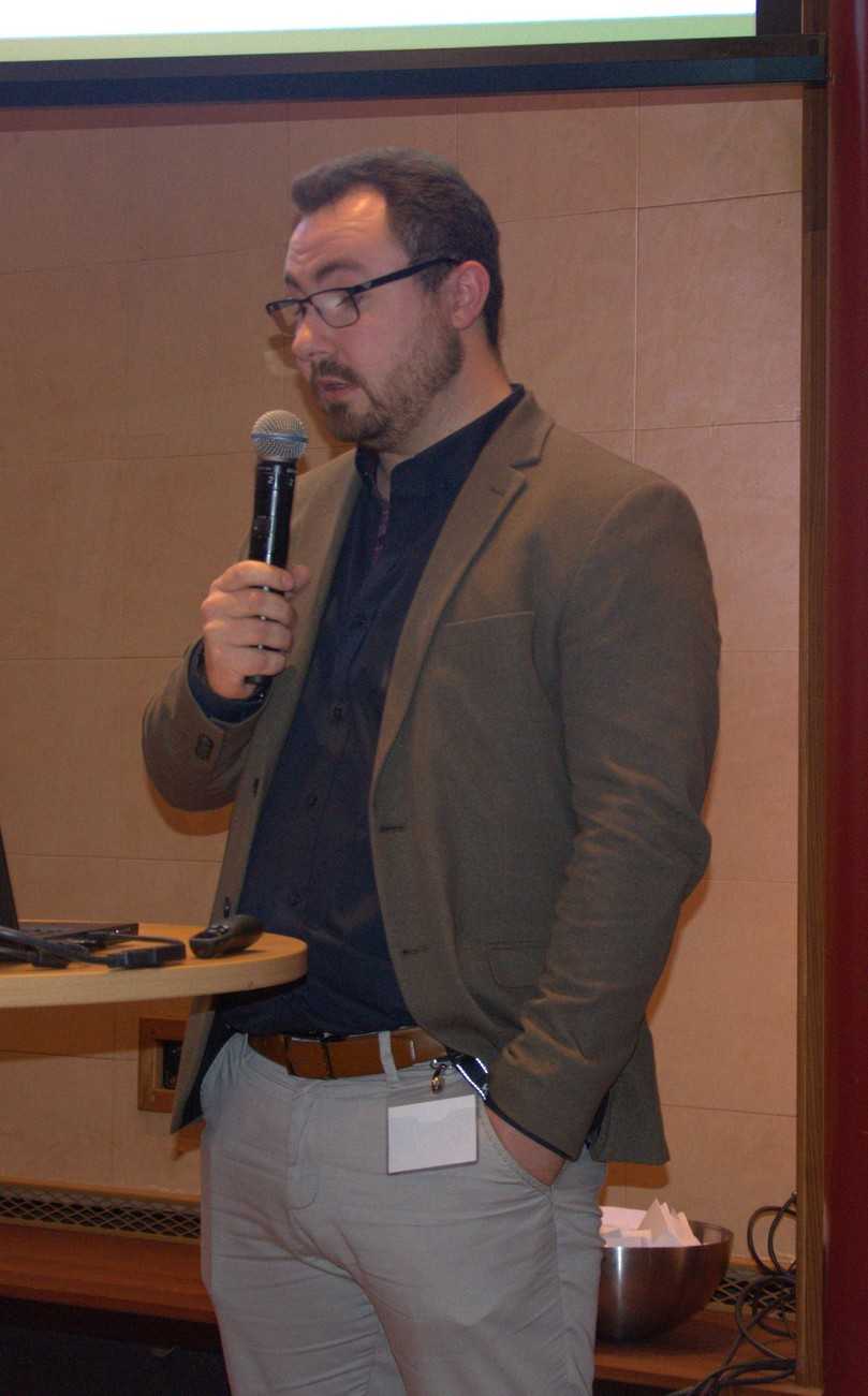 Einen Überblick über Verfahren zur grabenlosen Sanierung stark beschädigter Abwasserkanäle gab Marcel Horn. | Foto: B_I/Valdix Einen Überblick über Verfahren zur grabenlosen Sanierung stark beschädigter Abwasserkanäle gab Marcel Horn. | Foto: B_I/Valdix